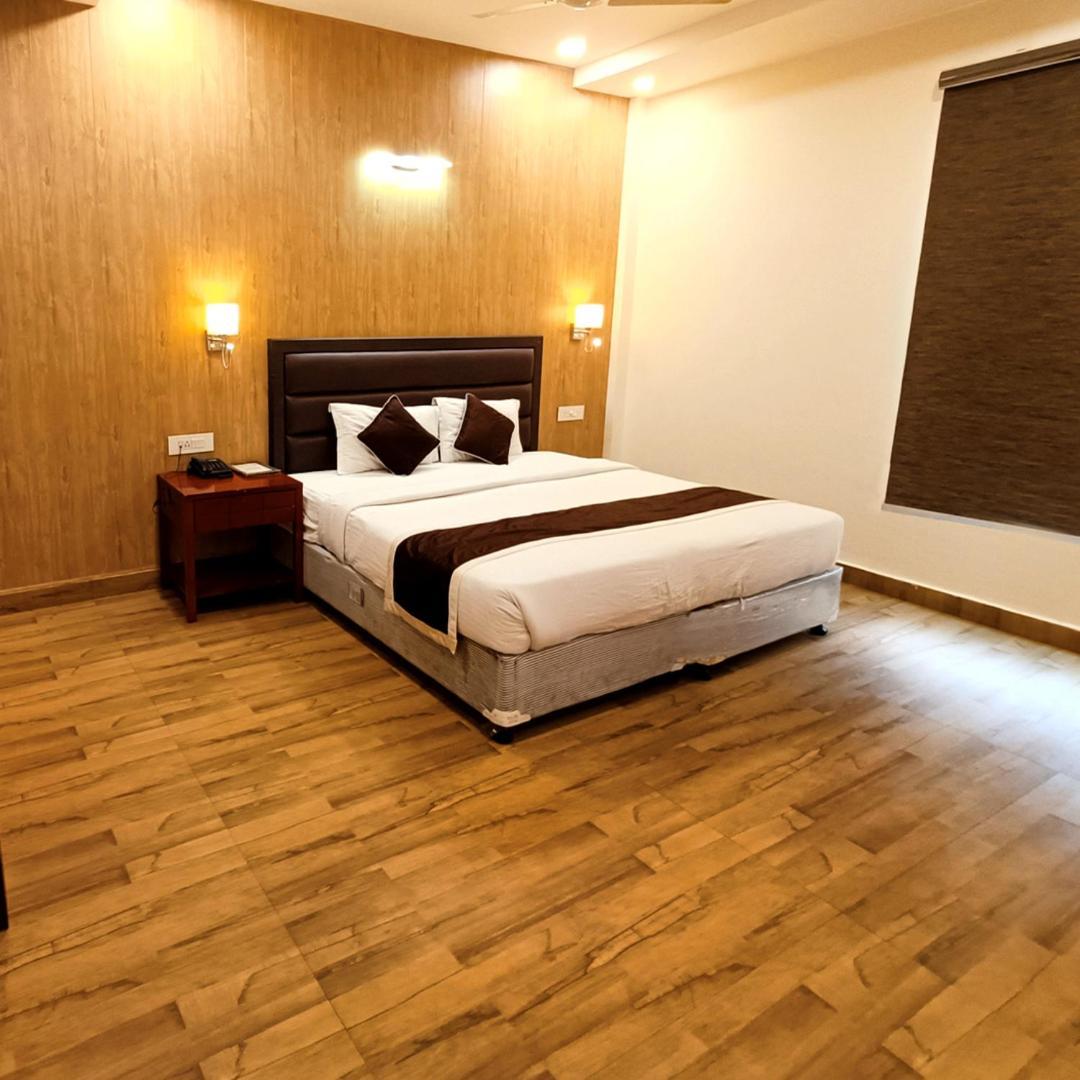 The Ved Mantra Hotell Gwalior Eksteriør bilde