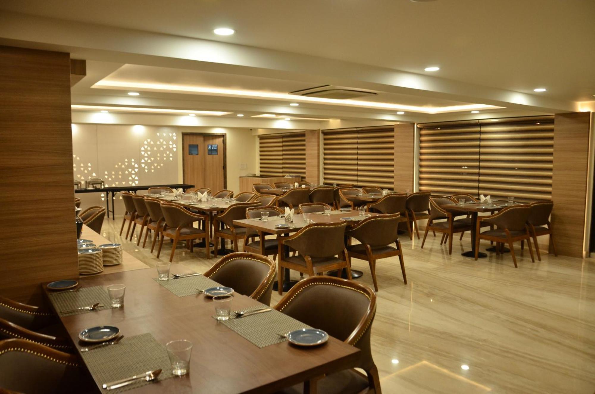 The Ved Mantra Hotell Gwalior Eksteriør bilde